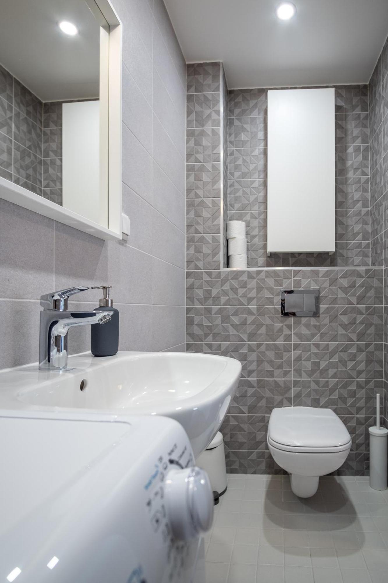 Spacious Mustamaee Apartments - Free Parking 塔林 外观 照片