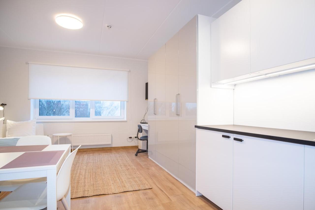 Spacious Mustamaee Apartments - Free Parking 塔林 外观 照片