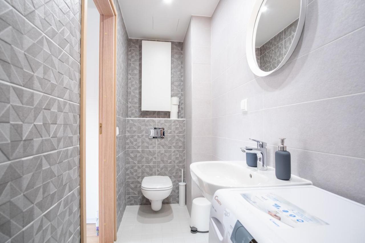 Spacious Mustamaee Apartments - Free Parking 塔林 外观 照片