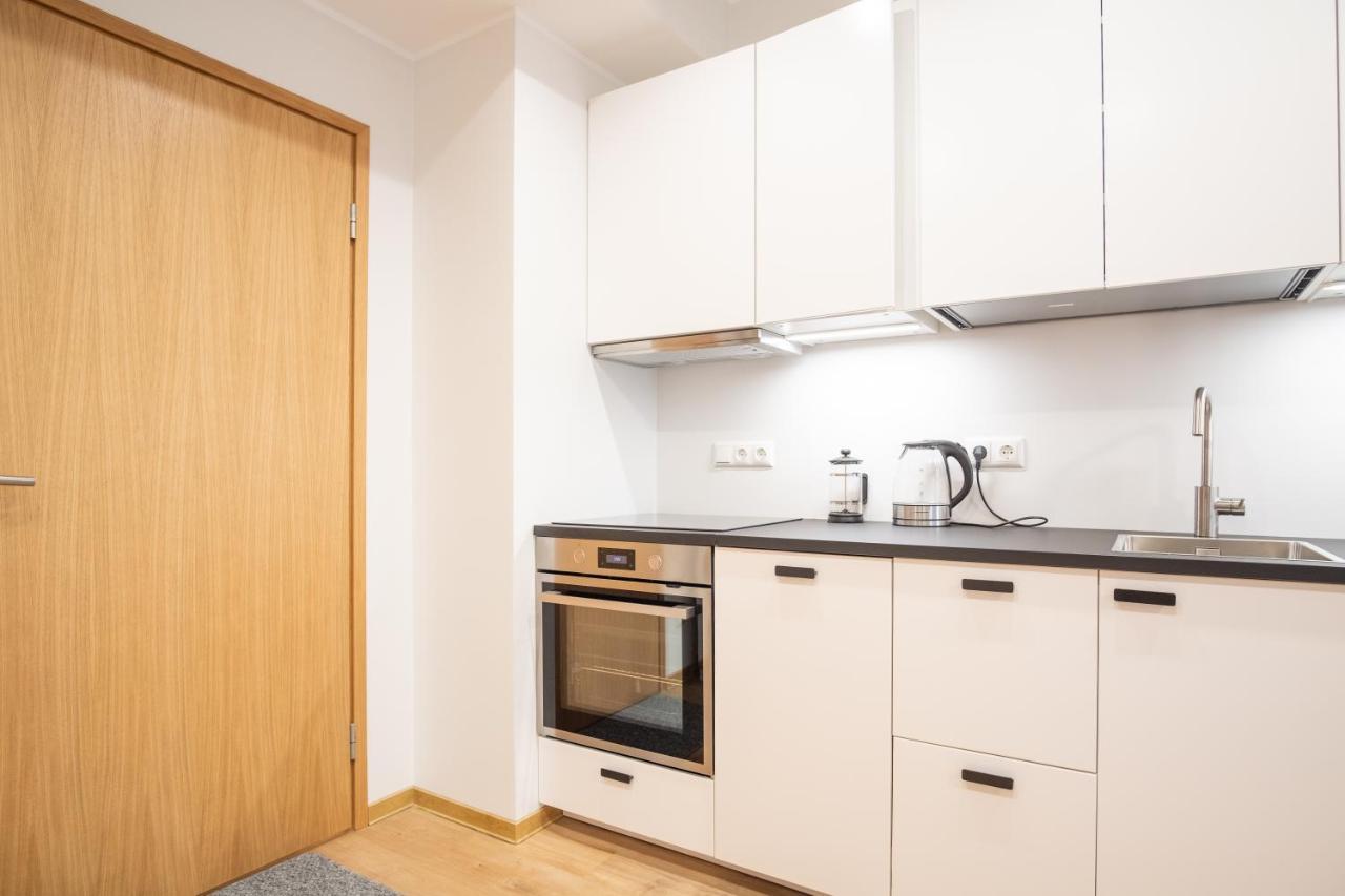 Spacious Mustamaee Apartments - Free Parking 塔林 外观 照片