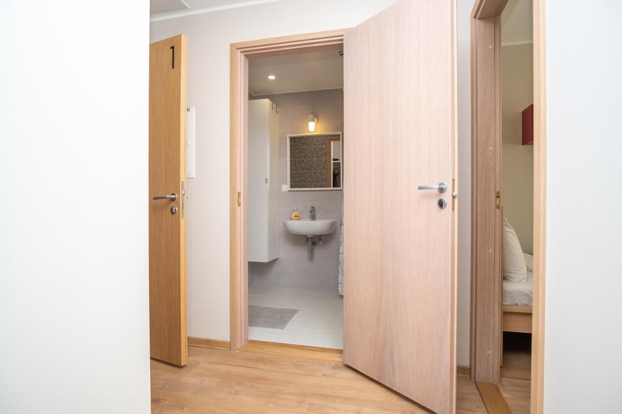 Spacious Mustamaee Apartments - Free Parking 塔林 外观 照片
